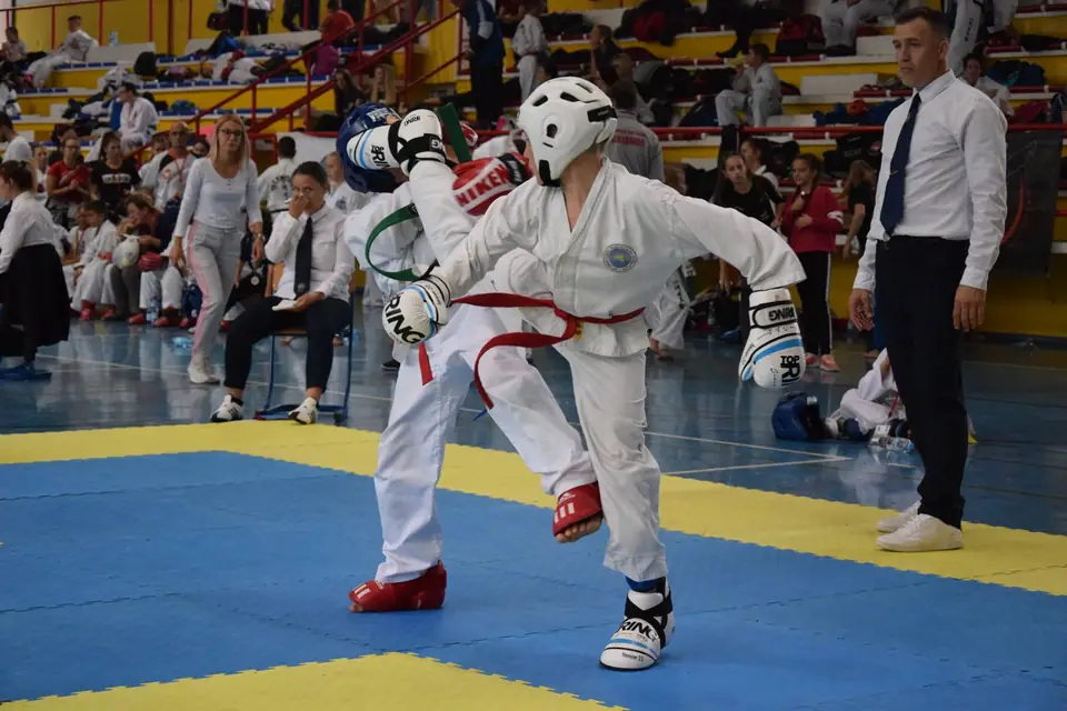 Taekwon-do borba na tekmovanju v dvorani